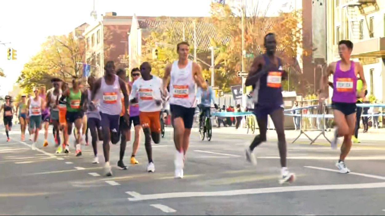 Trạng thái tinh thần bạn sẽ trải qua trong các cuộc chạy marathon: Những cảm xúc và thách thức