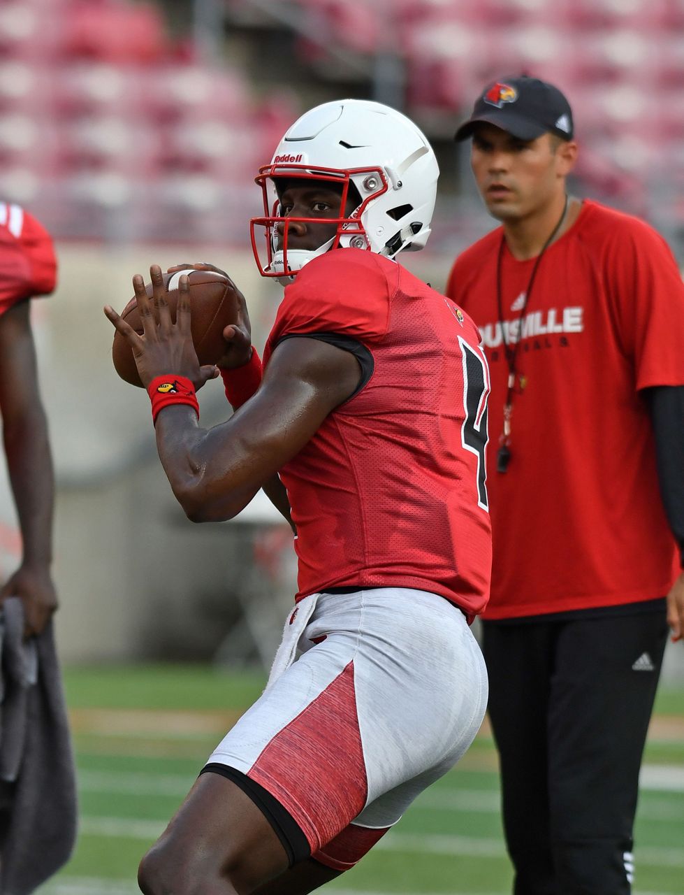 No. 1 Alabama opens title defense against Louisville