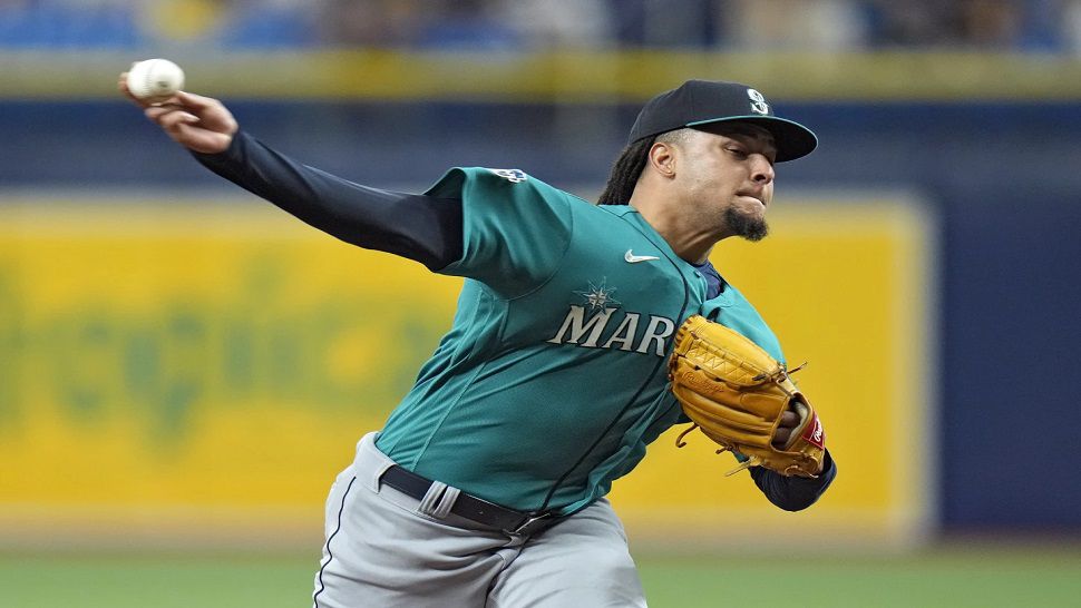 Red-hot Mariners beat Orioles, move within a half-game of Blue Jays