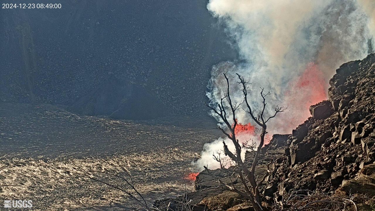 From the northwest rim of the caldera, looking south (Photo courtesy of USGS)