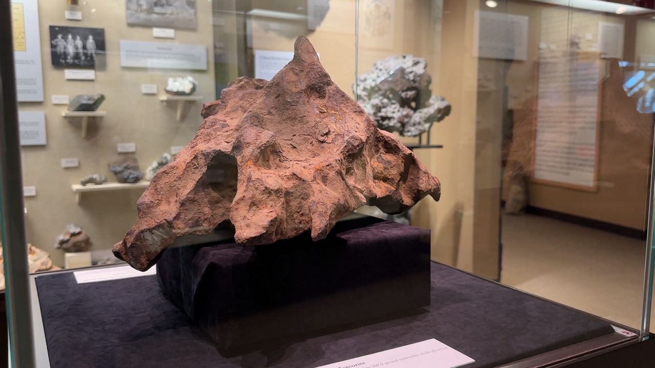 Man finds meteorite, donates to museum
