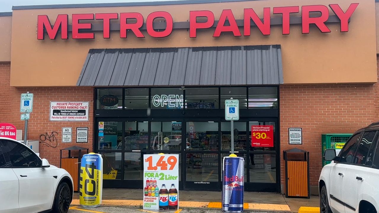 New store opens as Milwaukee looks to address food deserts