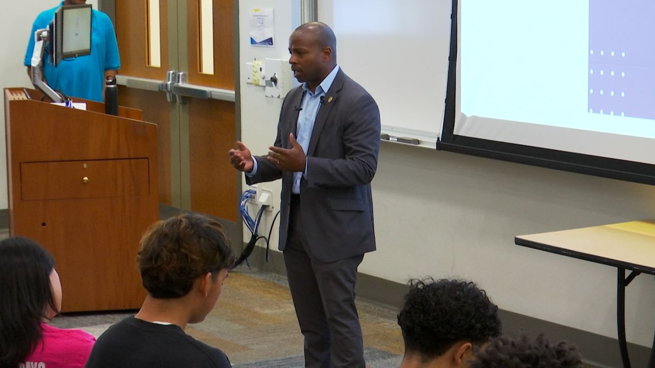 After violent weekend, Milwaukee’s Mayor hopes to inspire youth to spark change