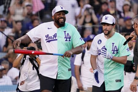 PHOTOS: All-Star Celebrity Softball Game at Dodger Stadium