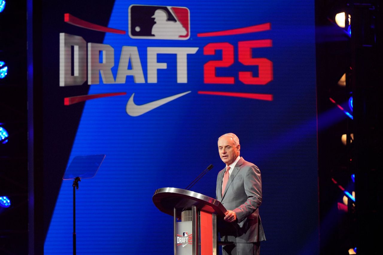 Nationals take high school shortstop Eli Willits, son of ex-MLBer ...