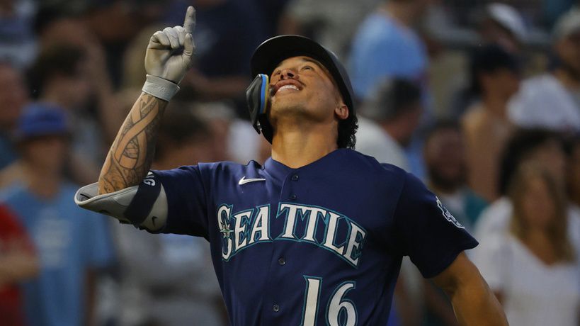 Kolten Wong struggled mightily with the Seattle Mariners but could get another chance at the major league level with the Los Angeles Dodgers.