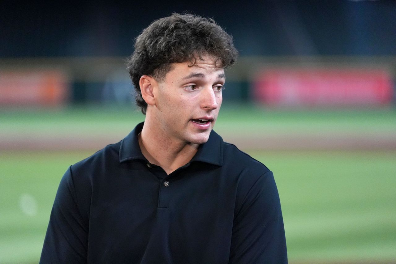 Chicago White Sox select UCLA shortstop Roch Cholowsky with No. 1 pick ...