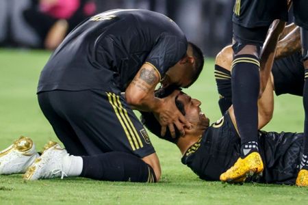 Energetic Gareth Bale scores first MLS goal as LAFC win in Kansas