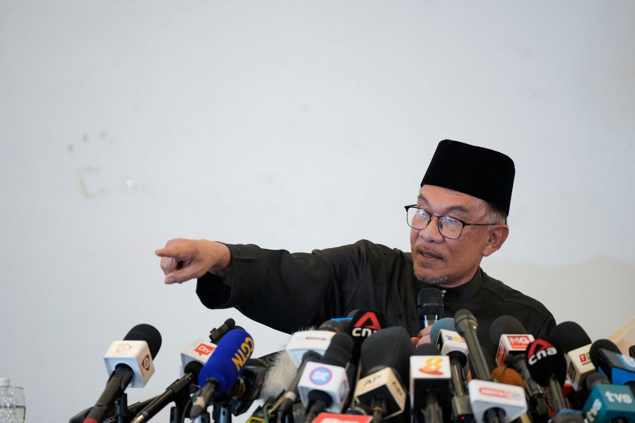 Reformist leader Anwar close to becoming Malaysia's next PM