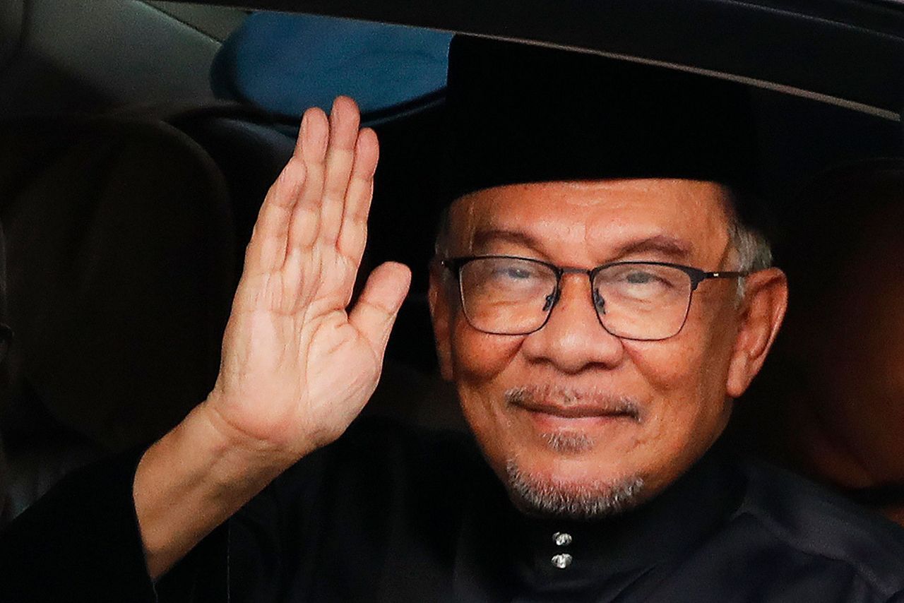 Reformist Leader Anwar Close To Becoming Malaysia's Next PM