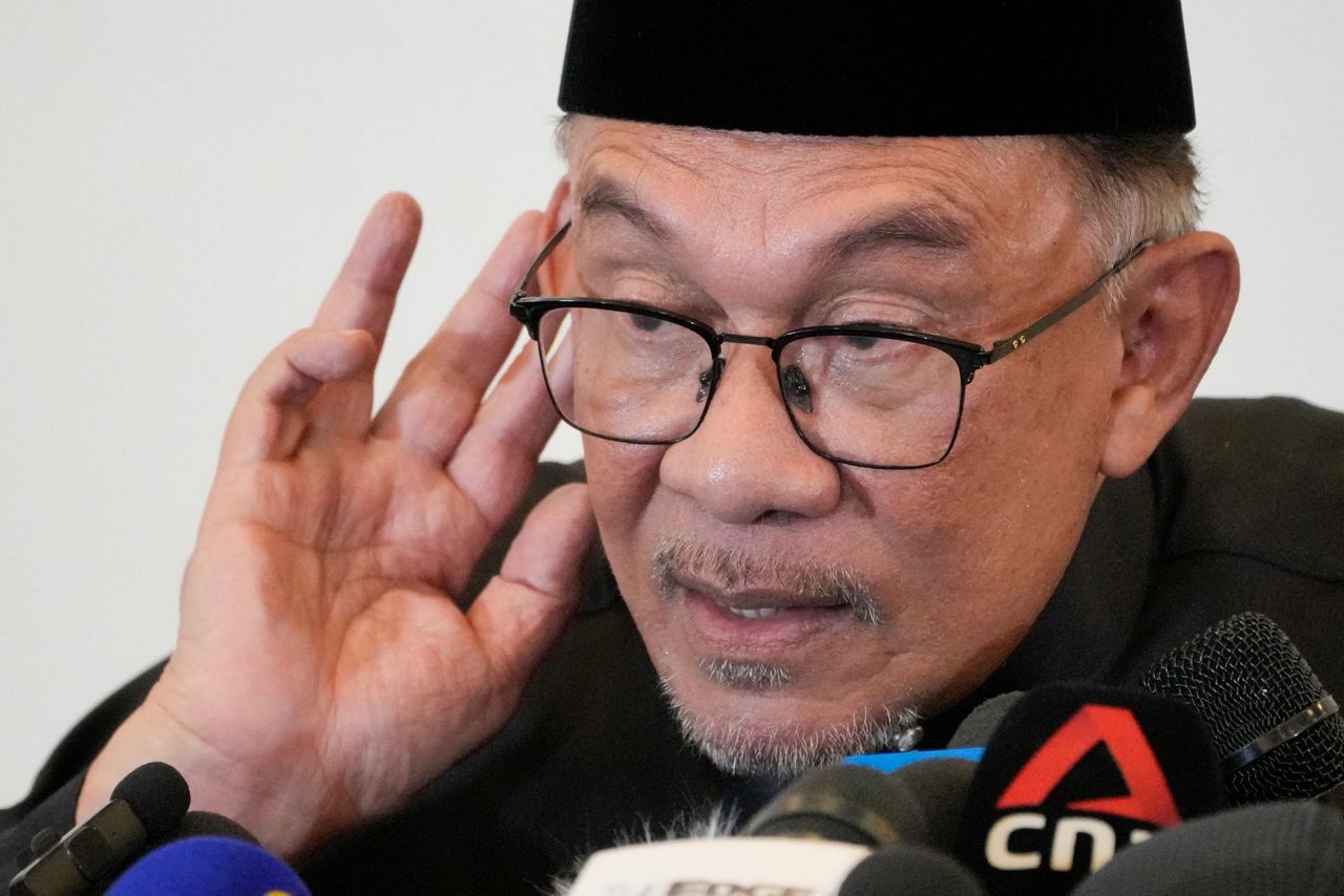 Reformist leader Anwar close to becoming Malaysia's next PM