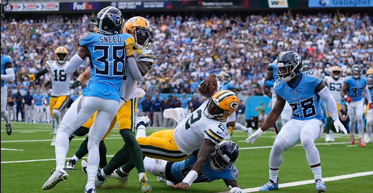 Malik Willis leads Packers to a 30-14 rout over the Titans