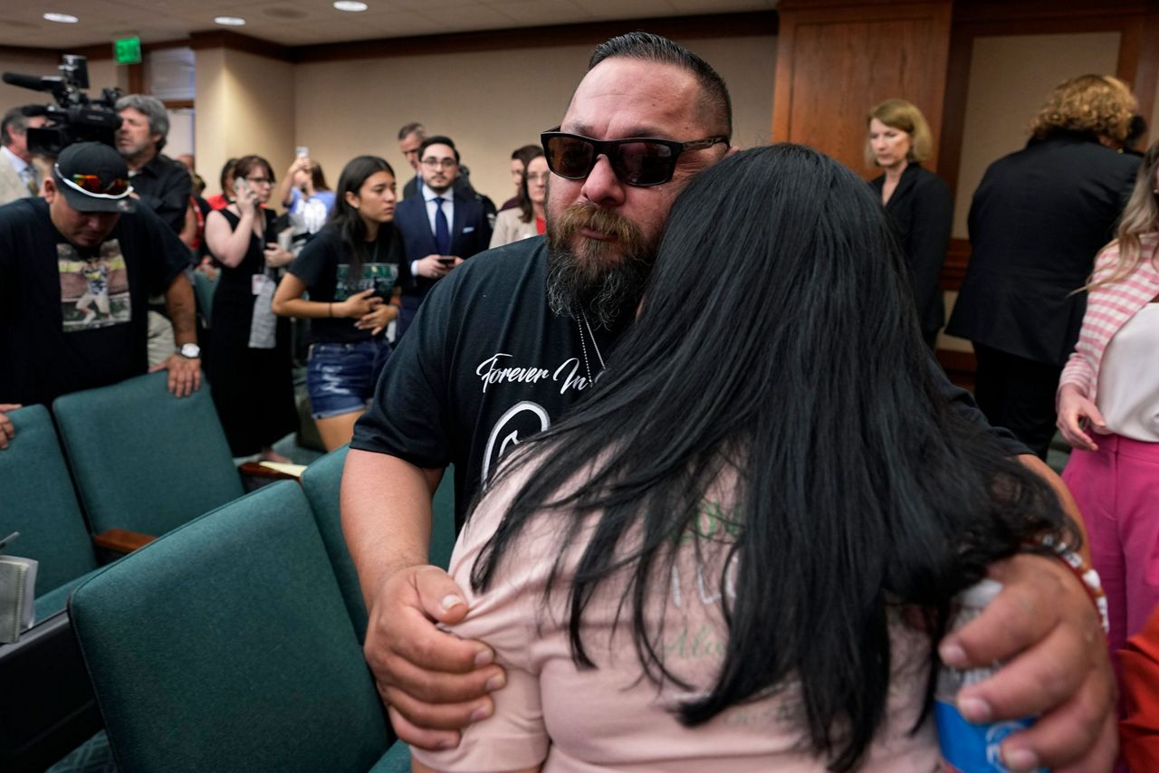 Stalled gun bill advances in Texas after new mass shootings
