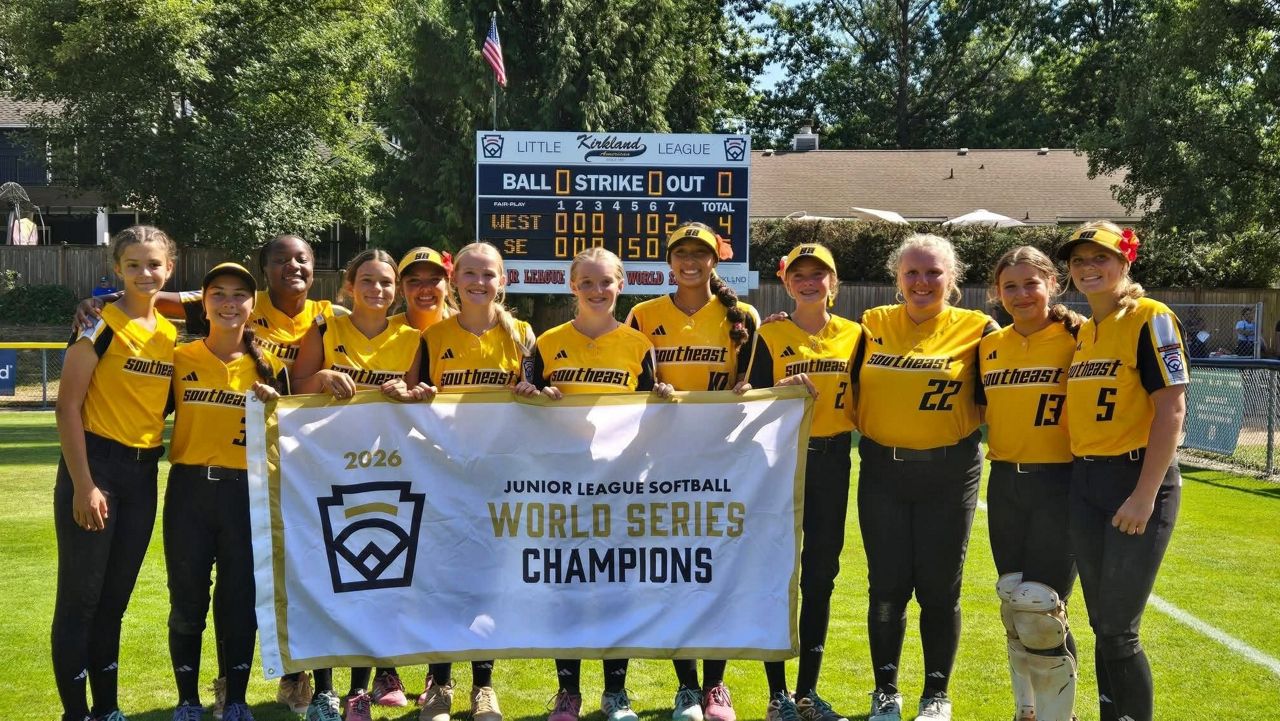 Charlotte softball team wins Softball World Series