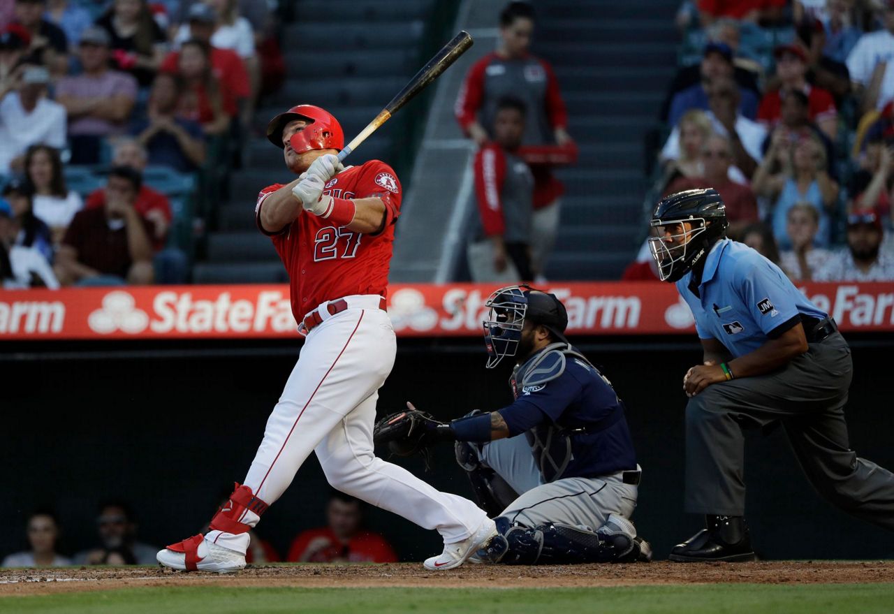 Mike Trout Exits Angels Game Early With Right Calf Tightness