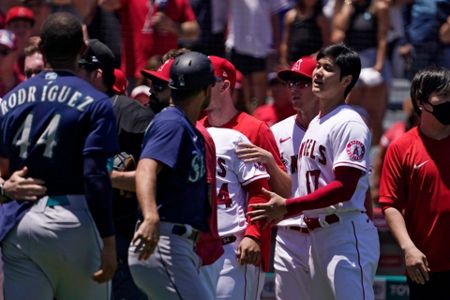 Mariners-Angels brawl: Punches thrown, eight ejections made as