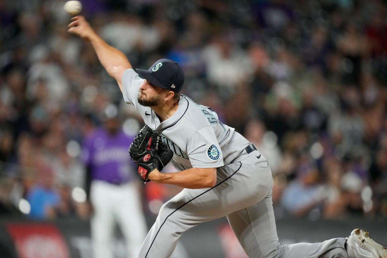 Mariners trade RHPs Kendall Graveman, Rafael Montero to Astros for