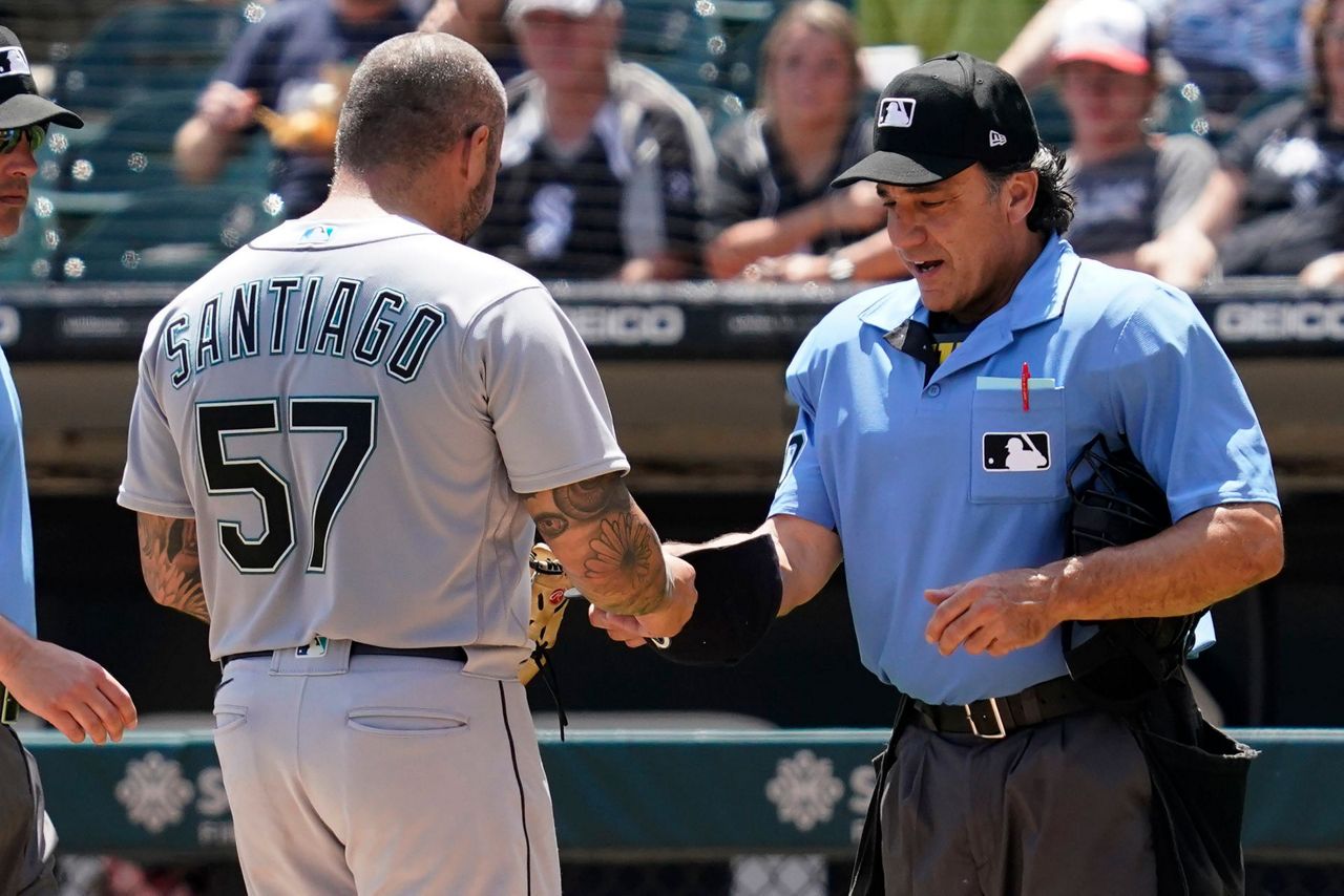 Cleveland's Naylor injured after colliding with teammate in outfield