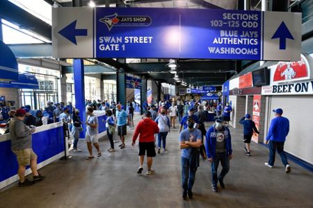 Guerrero powers Jays' return to Buffalo; beat Marlins 5-1