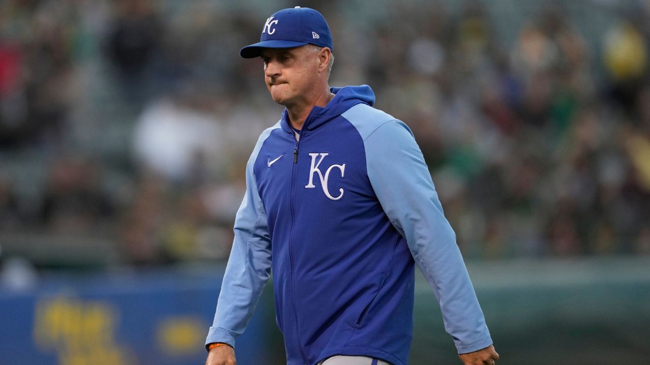 Matt Quatraro, Royals manager, frånvarande från seriefinalen i Texas