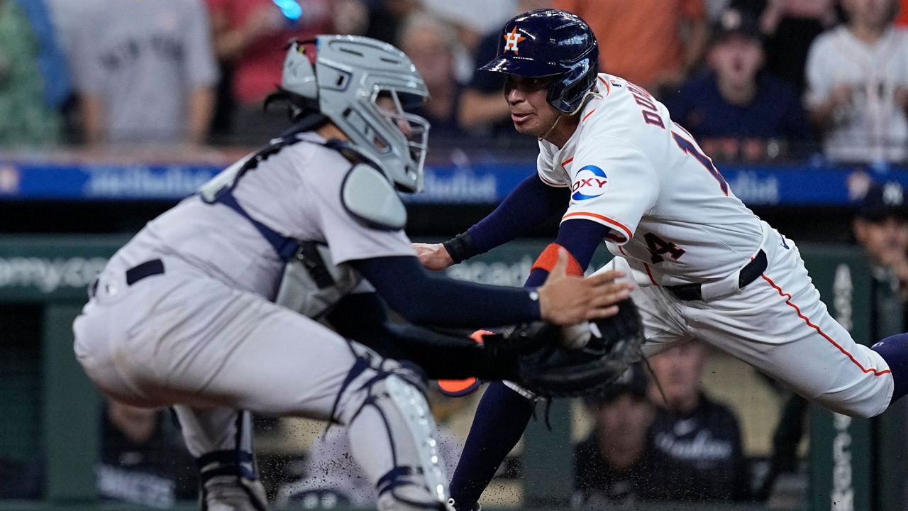 Yankees win 5-4 over Astros