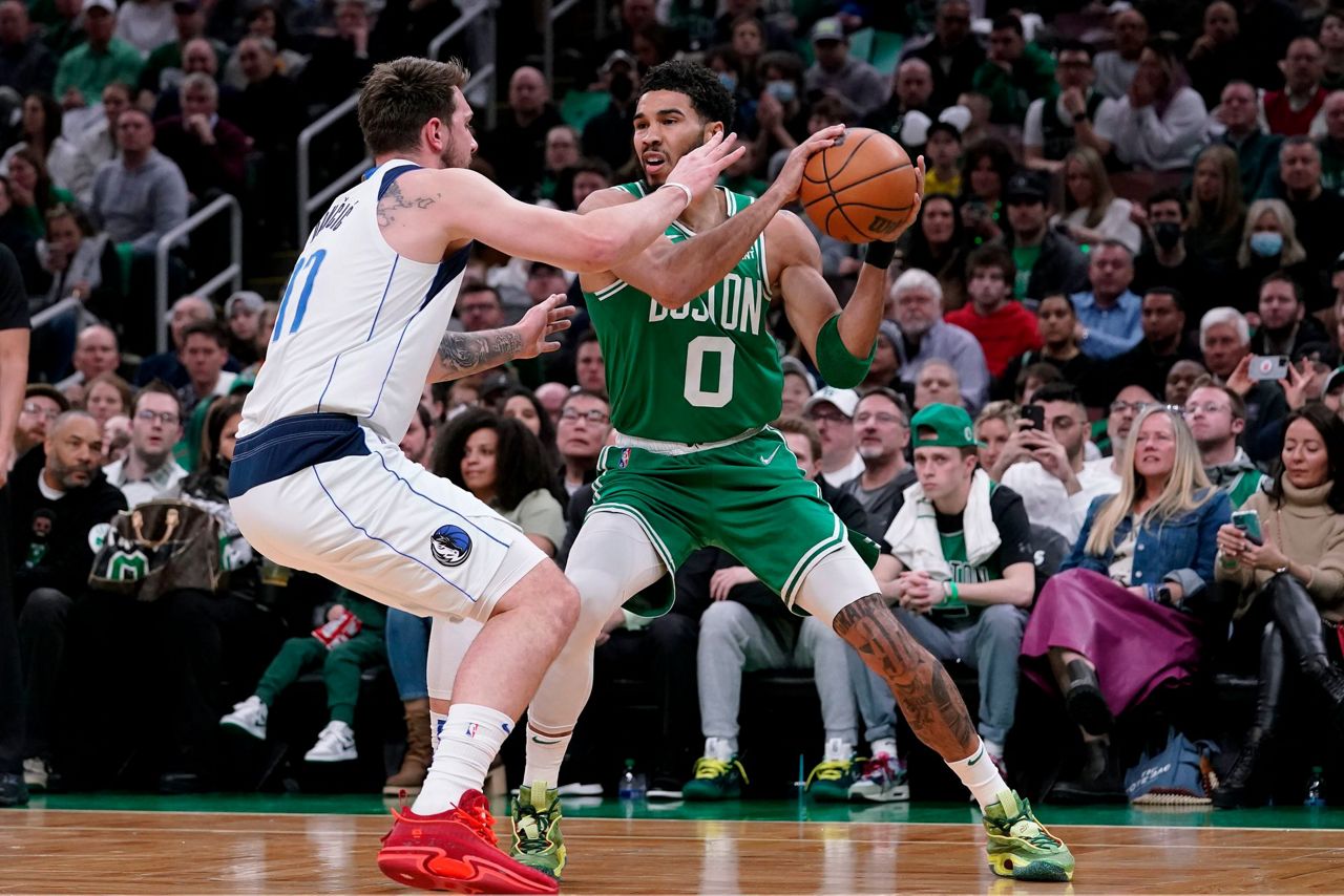 Luka Doncic leads Mavs past Celtics 95-92 on Garnett's day