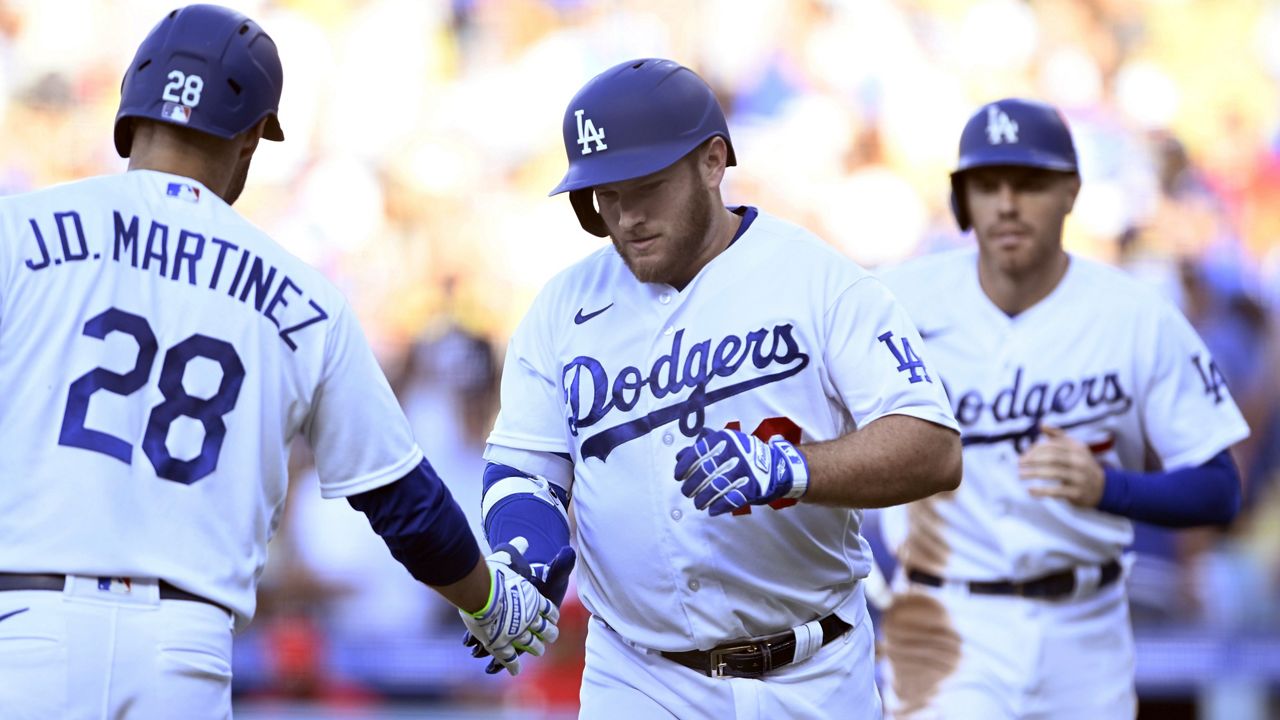 Dodgers debut new, all blue uniforms