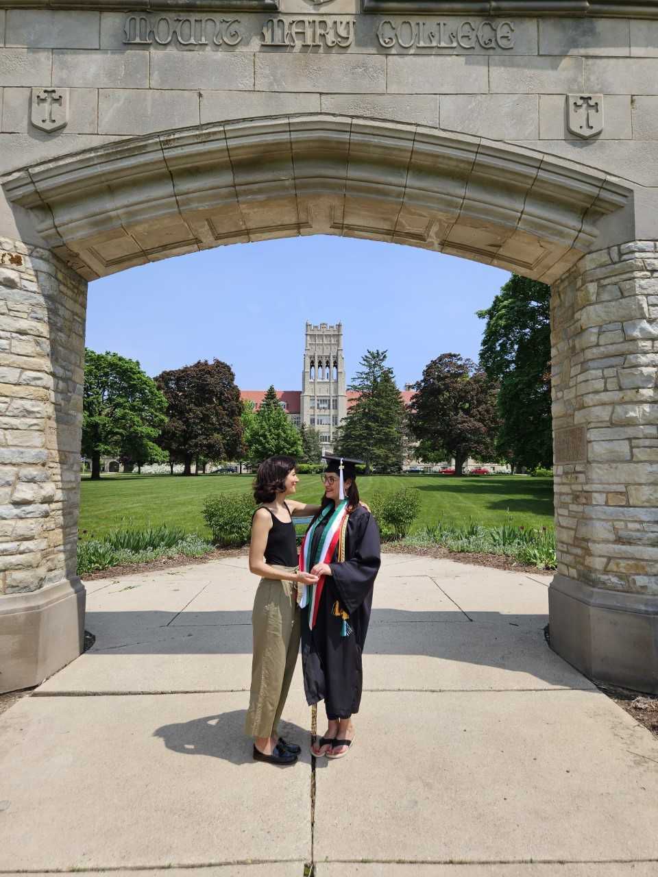 Texas Mom, Dad and Daughter Graduate from College at Same Time