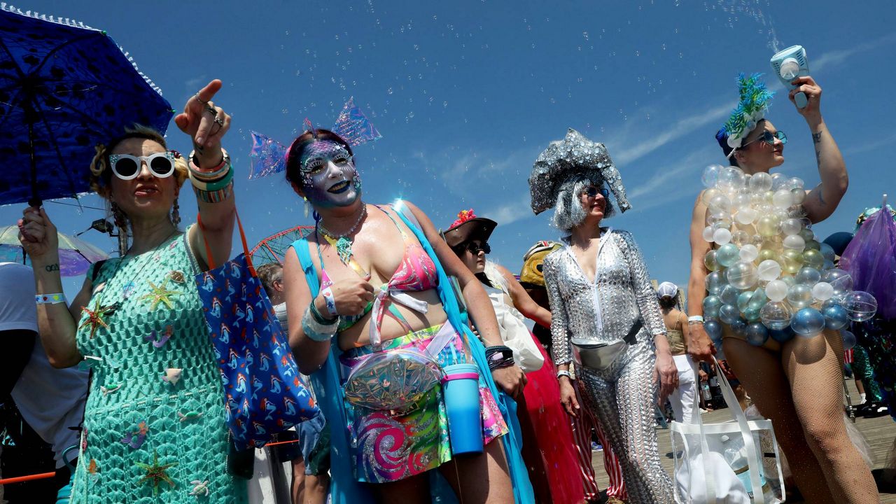 Coney Island Mermaid Parade and sideshow 'mermaid' traditions photo 1