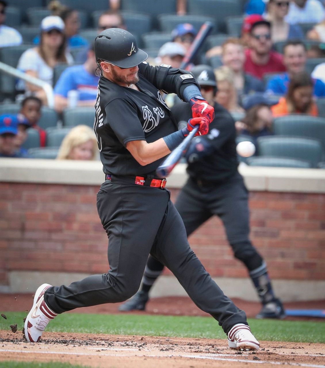 Braves complete sweep of Mets in Chipper Jones' final game in New York