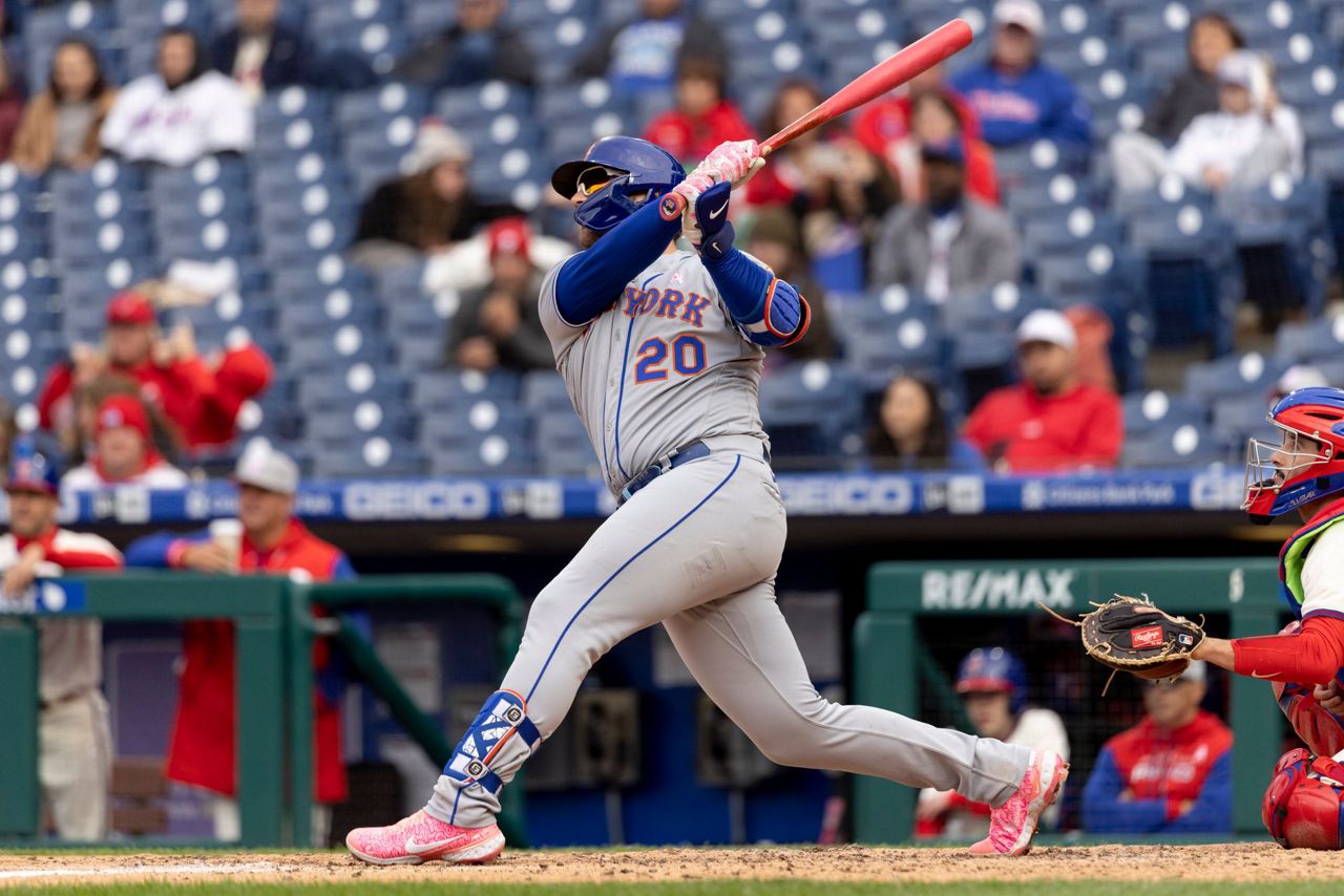 Harper shout-out to mom after HR, Phils top Scherzer, Mets