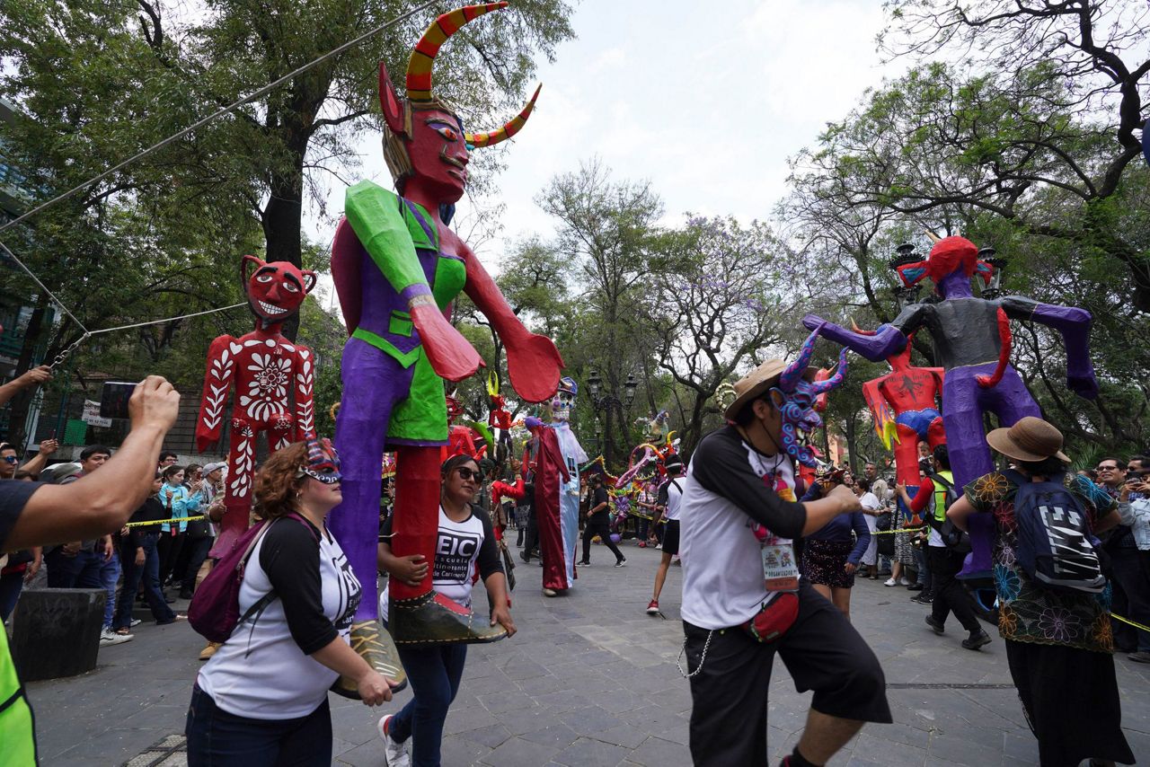 Mexican artisans create 'Judas' figures for others to burn