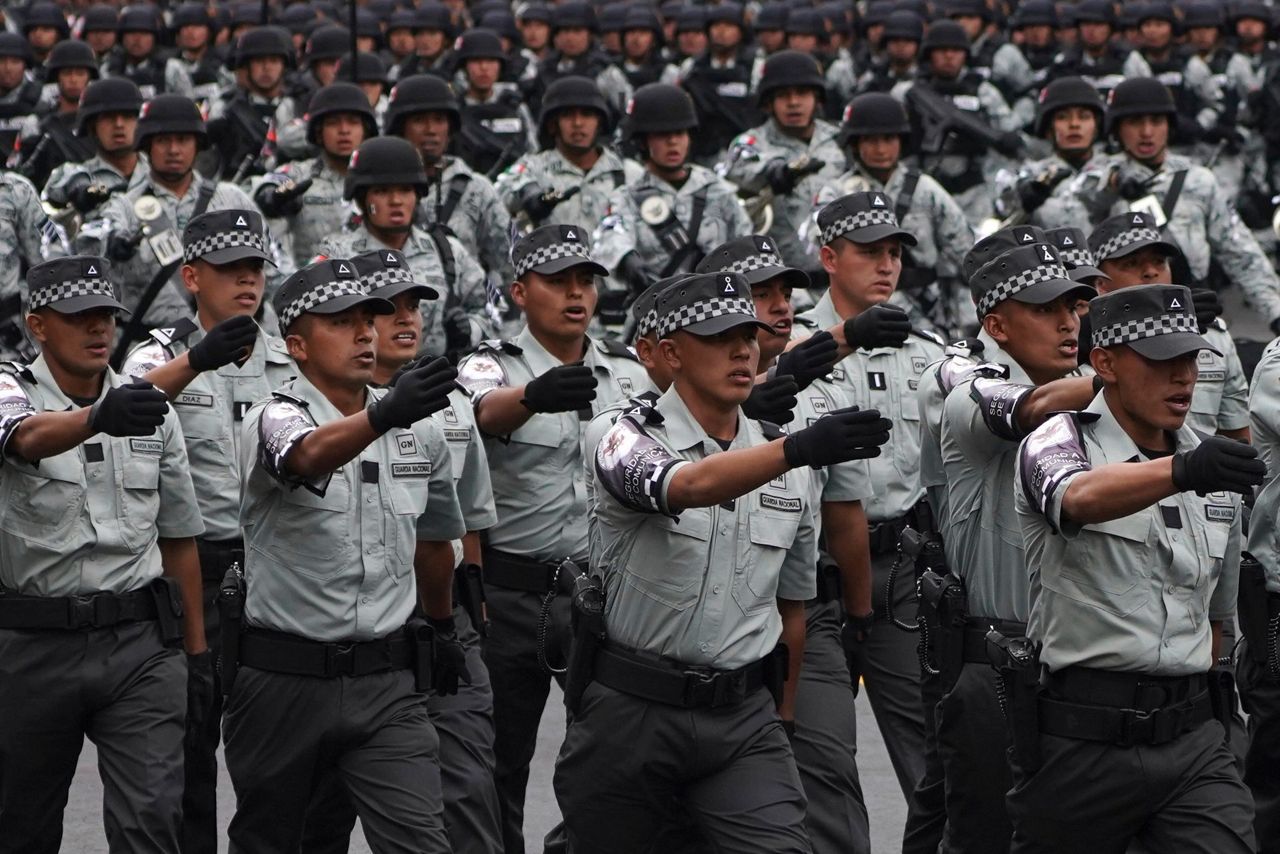 mexico-s-military-on-display-in-independence-celebrations