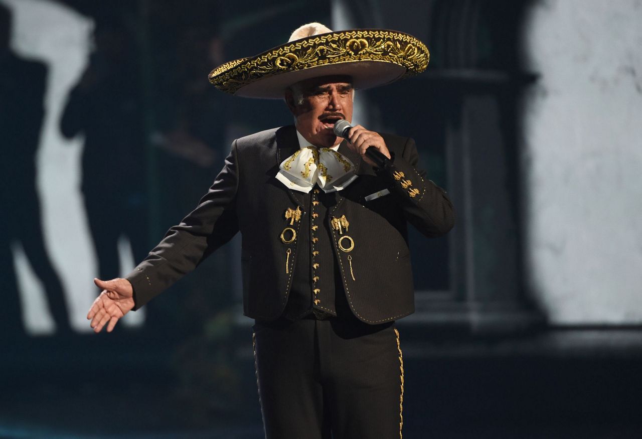Vicente Fernández, revered Mexican singer, dies at 81(07)