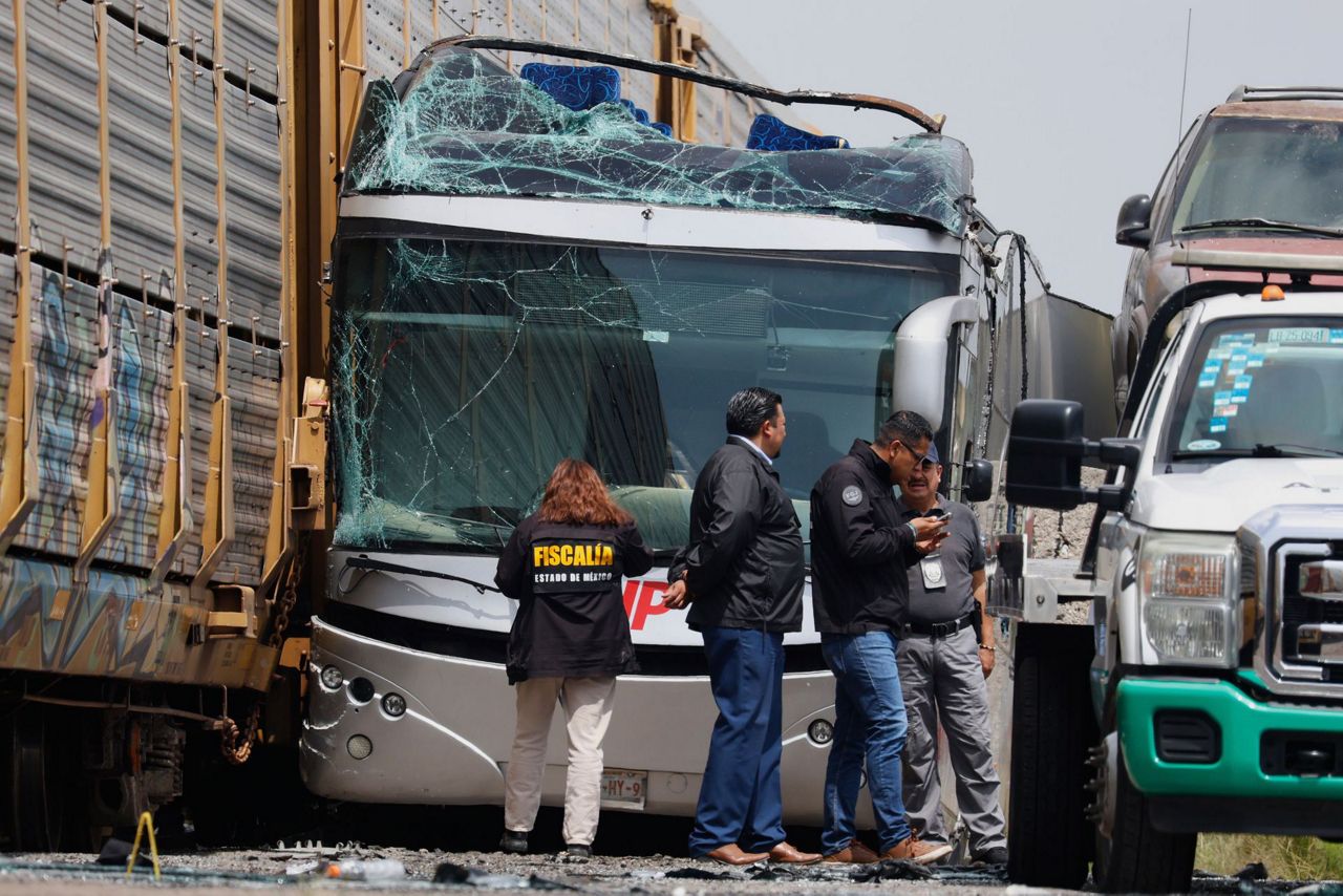 Train slams into a bus outside Mexico City and kills at least 8 people