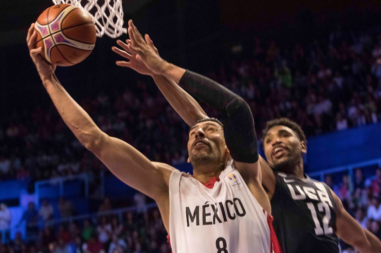 Mexico stuns US in World Cup qualifying, 78-70