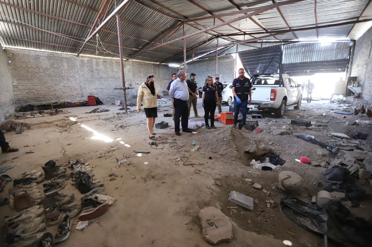 Mexicans searching for missing relatives uncover possible mass killing ...