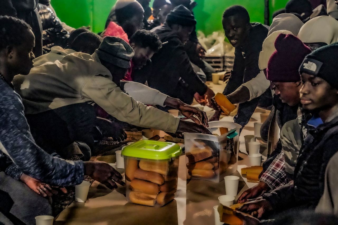 Mosques in NYC struggle to house and feed an influx of Muslim migrants ...