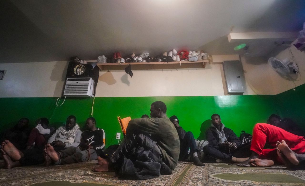 Mosques in NYC struggle to house and feed an influx of Muslim migrants ...