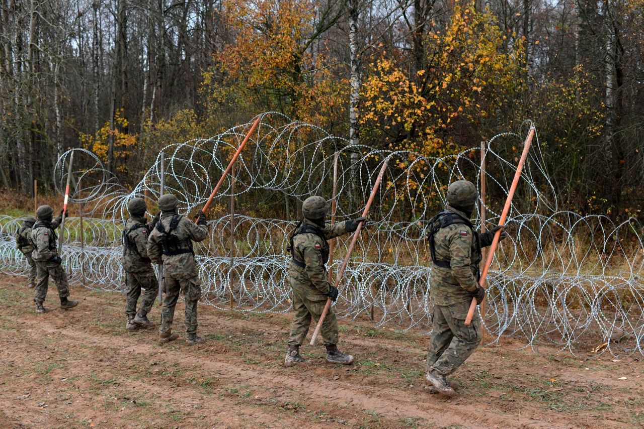 Poland building wall along border with Russia's Kaliningrad