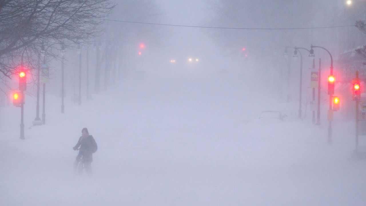 Winter storm: Why is US freezing when everywhere else is hot?