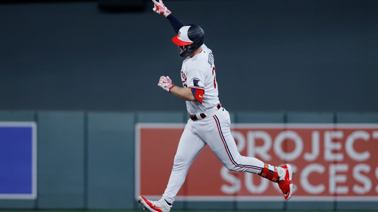 Twins lifted to 7-5 win, deals Rangers 7th straight loss