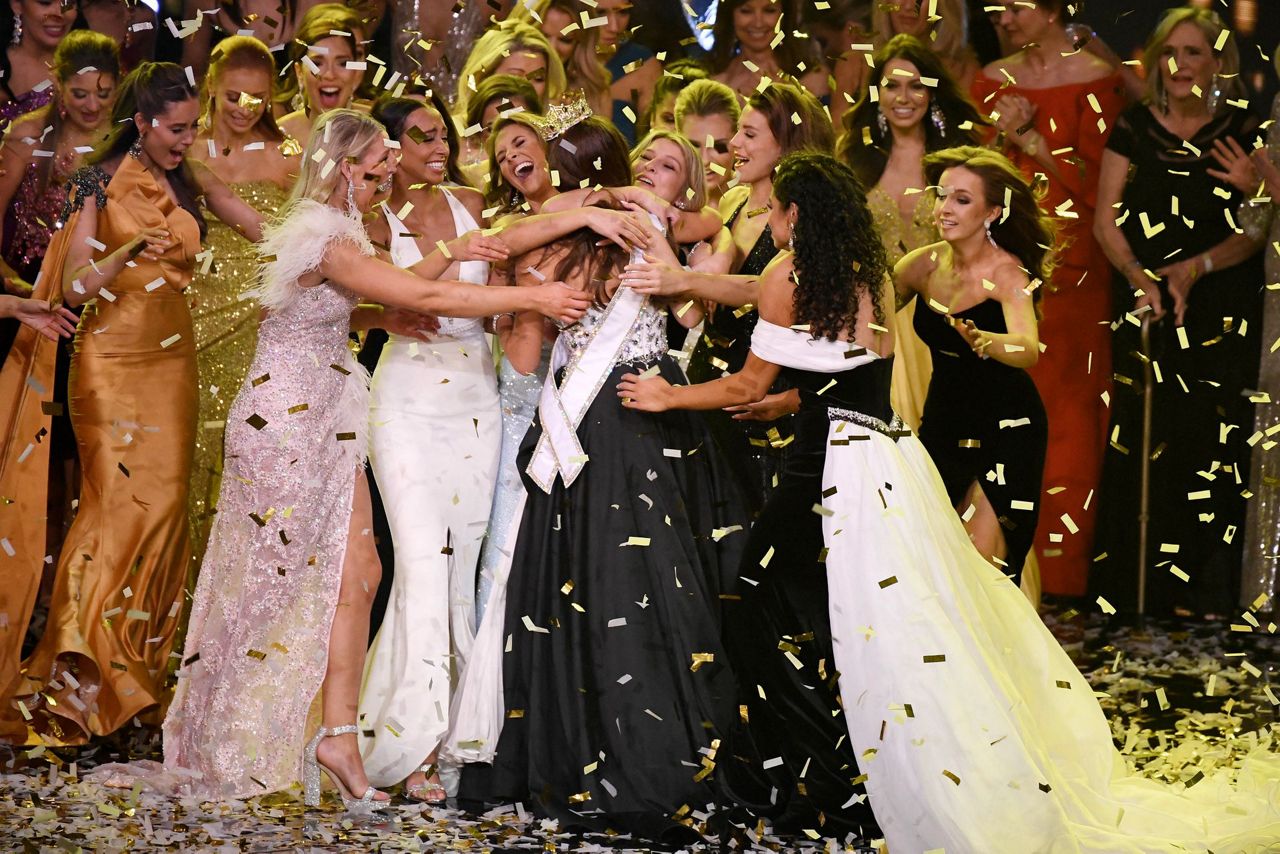 Miss Alaska Emma Broyles Crowned Miss America