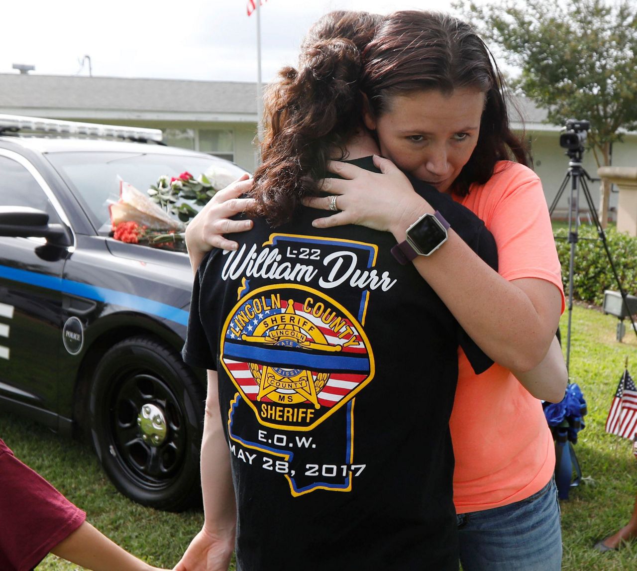 Mississippi city mourns 2 police officers killed in shooting