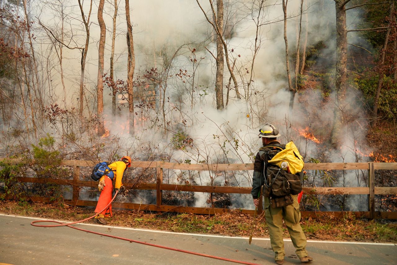 Two wildfires burn over a thousand acres in North Carolina