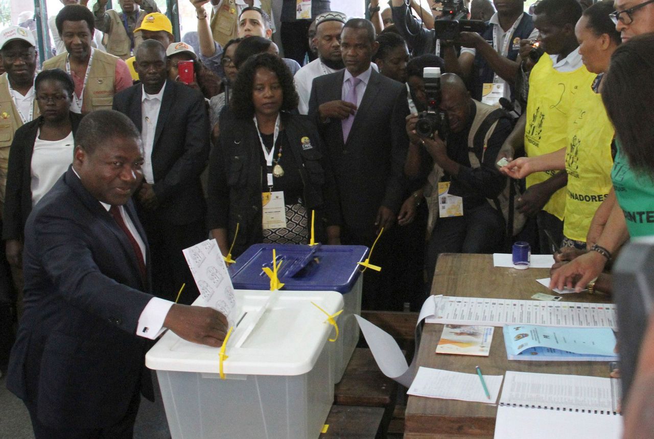 Mozambique goes to the polls in vote that tests peace deal