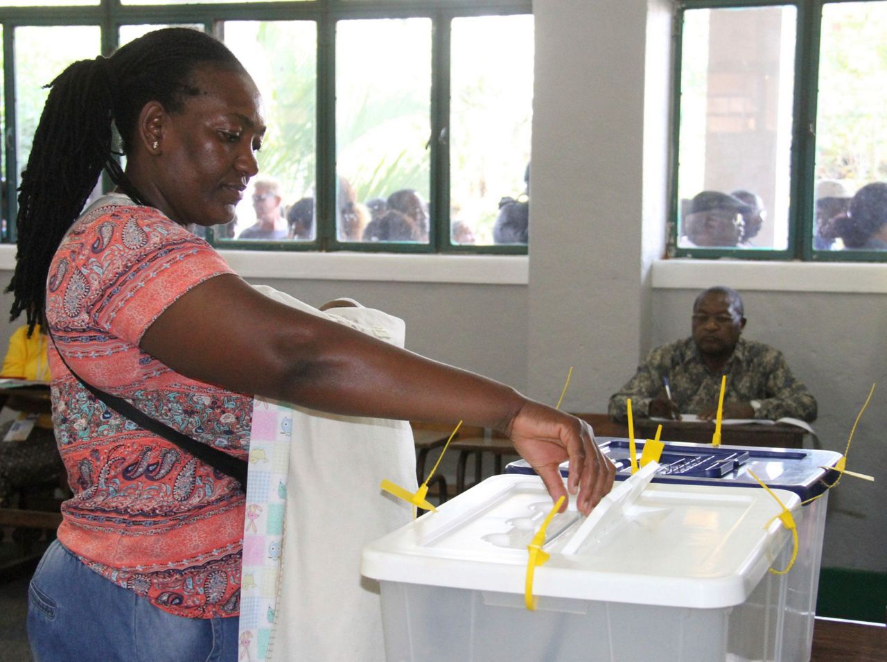 Mozambique goes to the polls in vote that tests peace deal