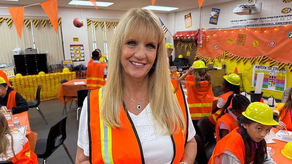 Cindy Henderson goes all out to make sure her students have a solid foundation which includes transforming everything in her class to make learning fun. (Spectrum News)