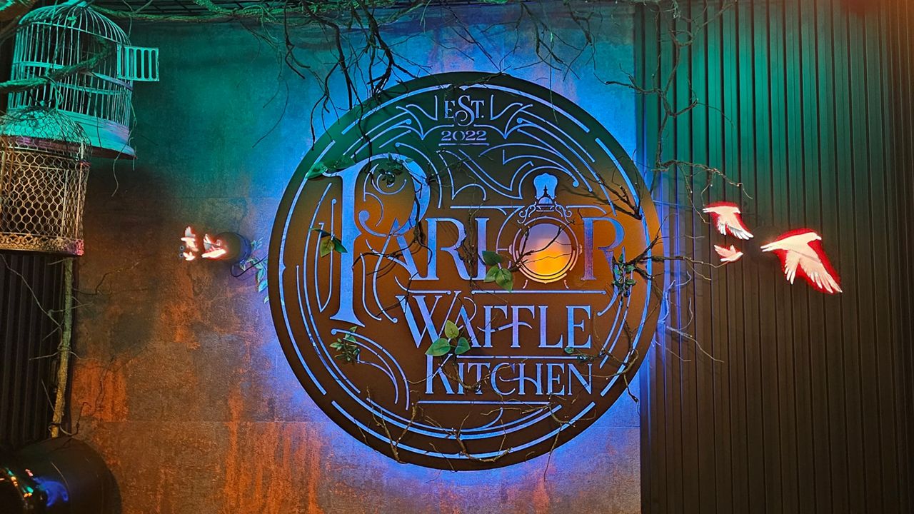 Parlor Kitchen a fixture with growing popularity in Apopka's new food hall, Hall's On 5th. (Spectrum News/Chris Hare)