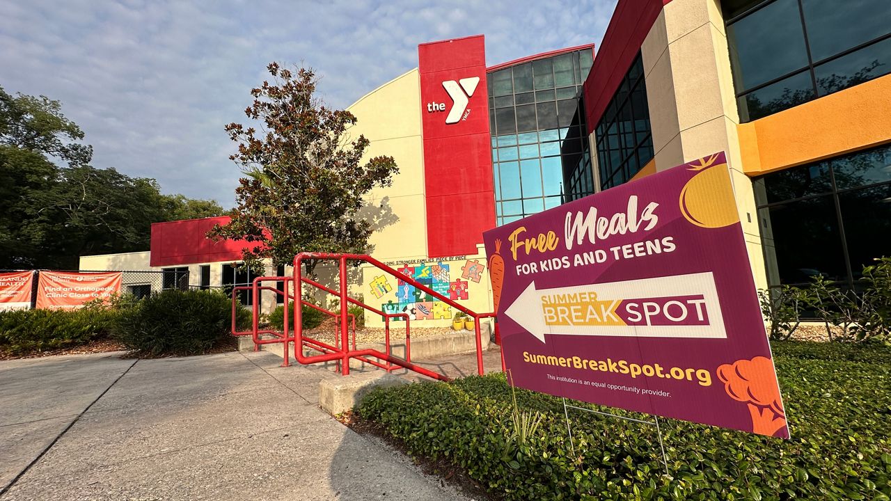 Starting Monday, June 2, Seminole County Public Schools' Red Apple Dining and Summer BreakSpot will team up to provide free, nutritionally balanced meals to children and teens 18 years old or younger while classes are out for the summer. (Spectrum News/Devin Martin)